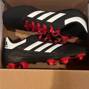 Adidas boys size 2 soccer cleats